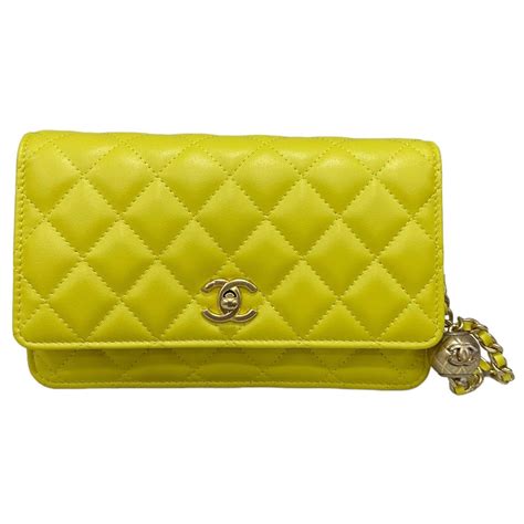 borsa gialla chanel